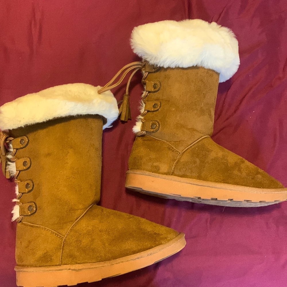 Faux fur girls boot size 13